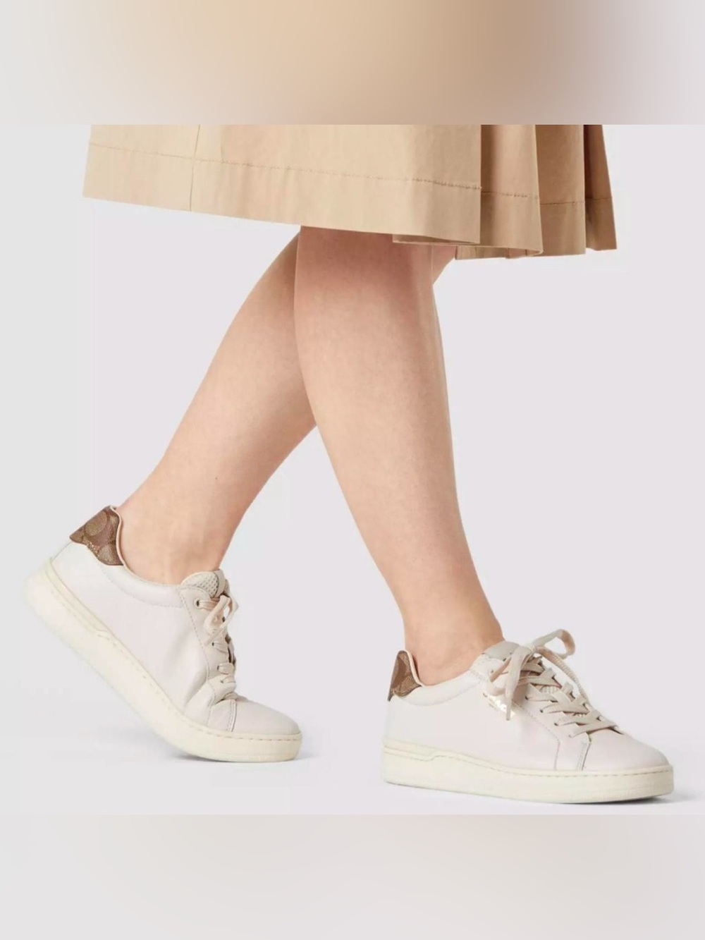COACH clip low Leather Sneakers with signature Heel Accent size 8 B